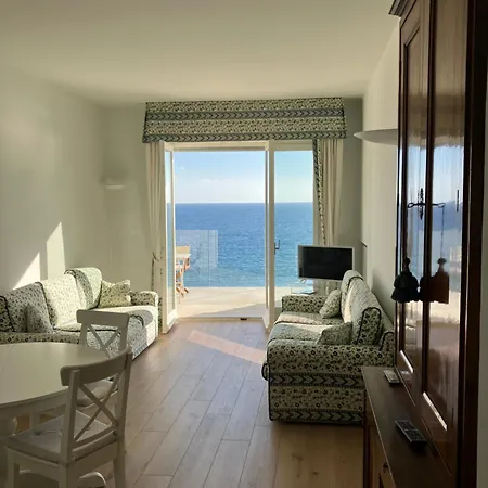 Holidays Appartement Alassio